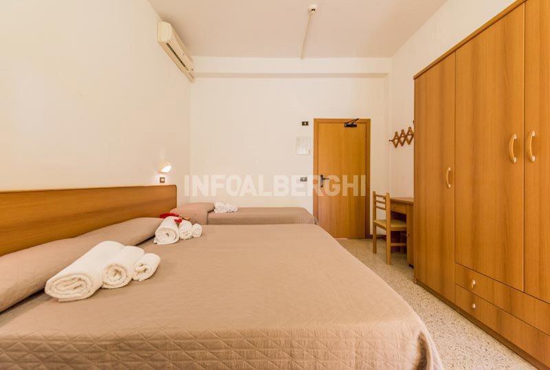 Hotel La Pergola Белларія-Іджеа-Марина Номер фото